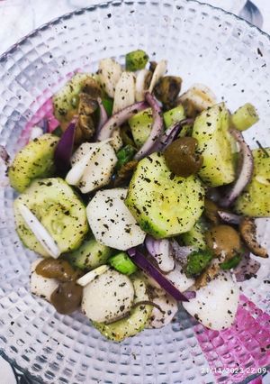 عکسی از دستور سالاد با خیار و پیاز