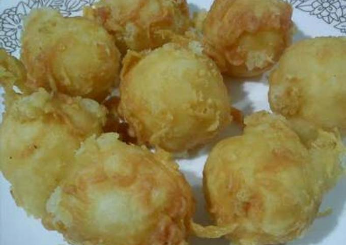 Kue boom singkong