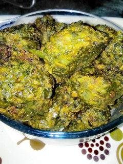 अरबी के पत्ते के पकौड़े (Arbi ke patto ke pakode recipe in Hindi) रेसिपी मुख्य फोटो