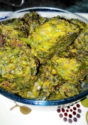 अरबी के पत्ते के पकौड़े (Arbi ke patto ke pakode recipe in Hindi) रेसिपी मुख्य फोटो