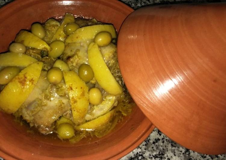 طاجين الدجاج بالزيتون المغربي