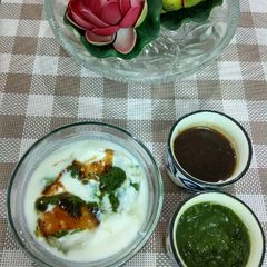 A picture of Instant dahi bhalla.