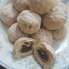 A picture of Arabian Momoul Cookies....