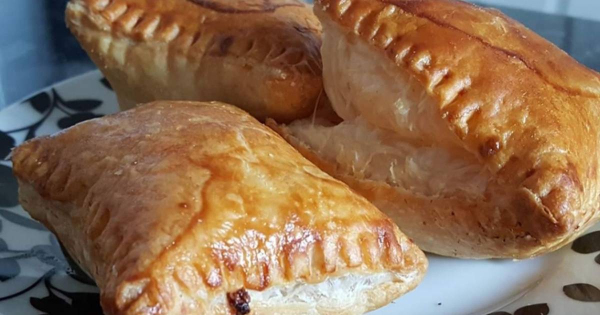 Creamy chicken patties (Pasties) Recipe by Aisha Imran Karwa - Cookpad
