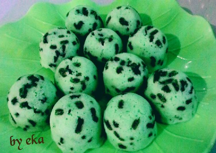 Bolu kukus mini pandan