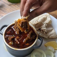 A picture of Maharashtrian Mutton Curry.