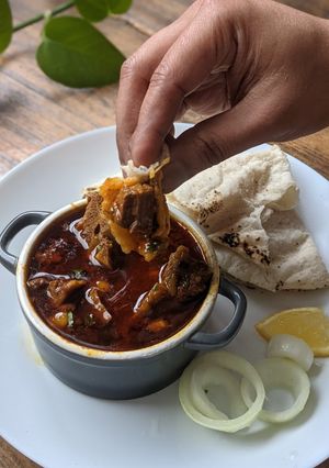 A picture of Maharashtrian Mutton Curry.