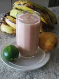 Batido de Cambur, guayaba, limón y celery