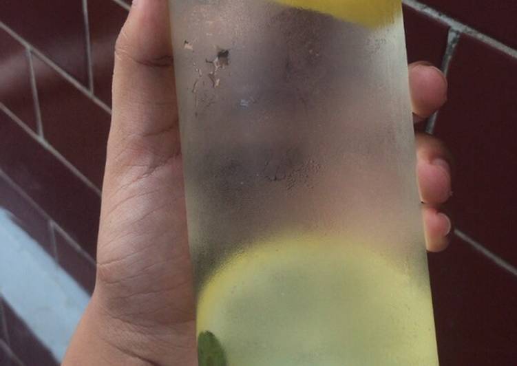 Resep Infused water lemon dan daun mint, Bikin Ngiler