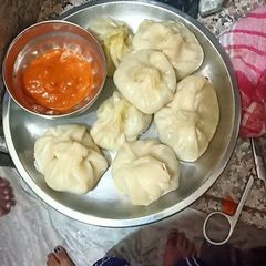 A picture of Momos.
