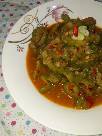 Langkah Mudah untuk Menyiapkan Resep Tumis pare terasi yang Uenak Anti Ribet, Uenak Banget