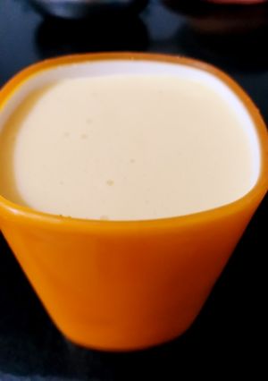 A picture of Mango Shake with icecream.