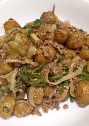 A picture of Sautéed baby potatoes with ground beef (lunch).