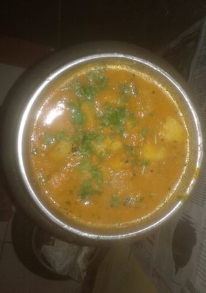 आलू की टेस्टी सब्जी (aloo ki tasty sabzi recipe in Hindi) रेसिपी मुख्य फोटो
