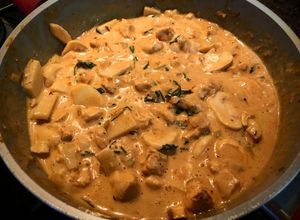 Foto de Estrogonofe de frango com champignon e palmito