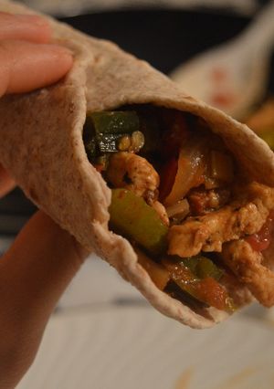 Foto principal de Fajitas de pollo y verduras