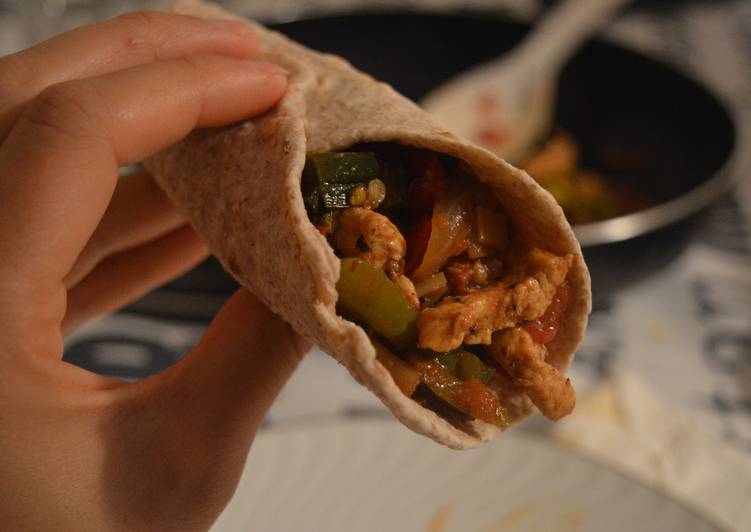 Fajitas de pollo y verduras