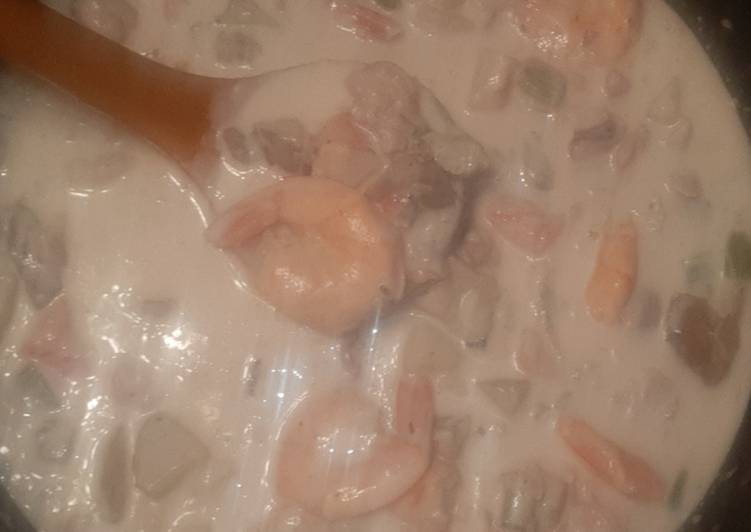 Recipe of Homemade Seafood Chowder