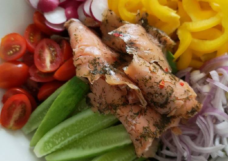 Step-by-Step Guide to Prepare Speedy Salmon salad