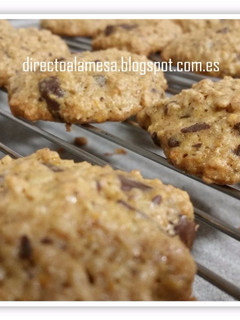 Una foto de Galletas de avena, naranja y chocolate