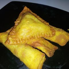 Spring rolls & Samosa A picture of Spring rolls & Samosa.
