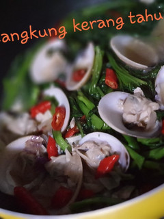 Foto resep Tumis Kangkung Kerang Tahu