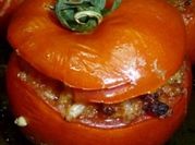 Una foto de cocina mediterranea tomates rellenos al horno