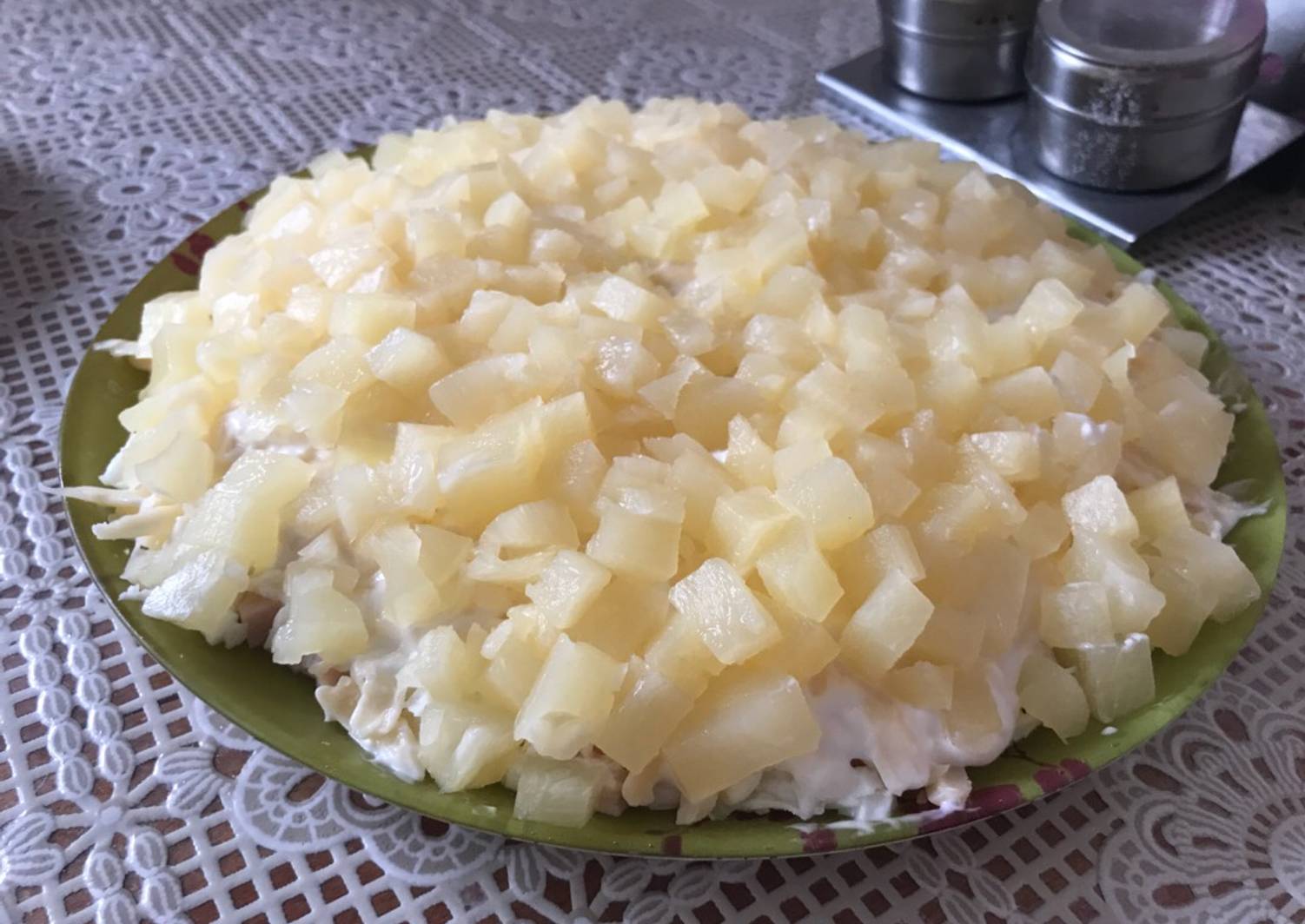 Салат с ананасом и курицей и сыром и чесноком пошаговый рецепт с фото