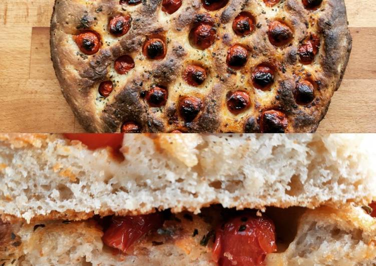 Focaccia ai pomodorini con lievito madre