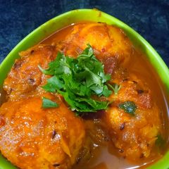 A picture of Egg curry.