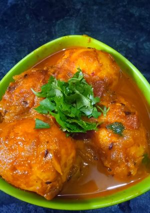 A picture of Egg curry.