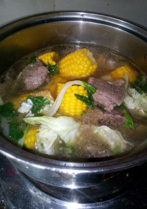 A picture of Bulalo.