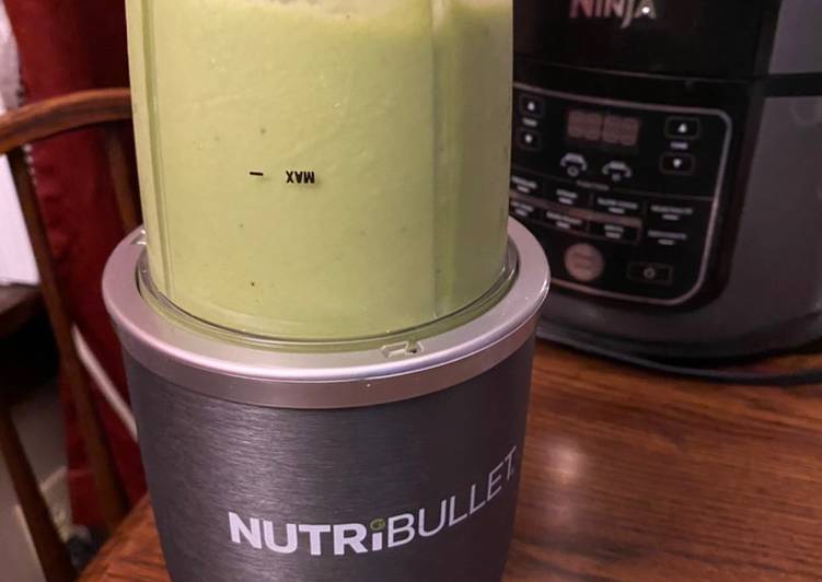 Delicious Avocado spinach banana smoothie