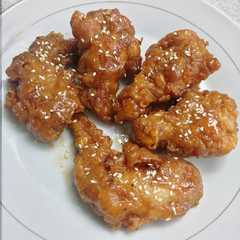 A picture of Korean Honey Fried Chicken.