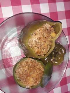Una foto de Zapallitos y morrones rellenos