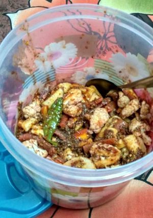 A picture of Gobi gajar ka aachar.