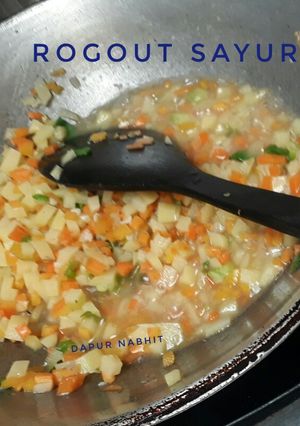 Foto resep Rogout sayur (isi Risol/Pastel)