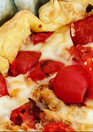 Foto di Torta salata pomodorini e tonno