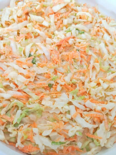 Una foto de Ensalada de col tipo kfc