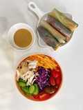 Gỏi cuốn và salad gà eatclean