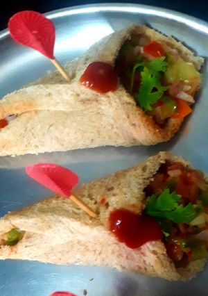 A picture of Veggie mayo rolls.