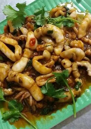 Hình của món Mực rim chua ngọt.