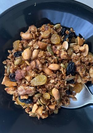 A picture of Crunchy Granola.