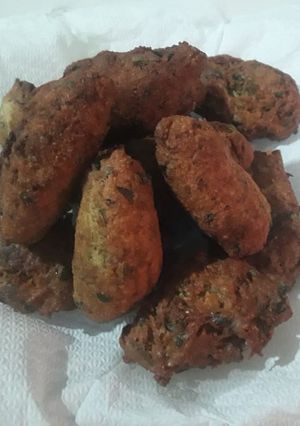 મેથી ભાજી મુથિયા (Methibhaji Muthiya Recipe in Gujarati) રેસીપી મુખ્ય ફોટો