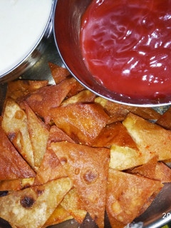 A picture of Leftover roti nachos.