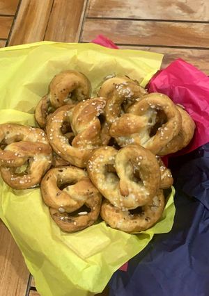 Una foto de Pretzels paso a paso😋😋