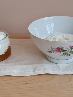 Una foto de Yogur estilo griego casero 🇬🇷