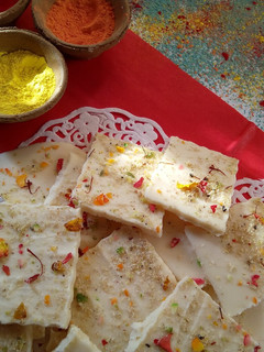 A picture of White Chocolate Bark#foodphotographychallenge.