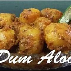A picture of Dum Aloo.