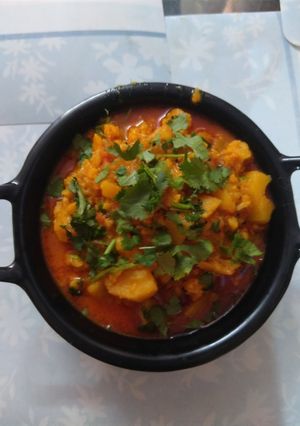 ફ્લાવર બટાકા નુ શાક (Flower Bataka Shak Recipe In Gujarati) રેસીપી મુખ્ય ફોટો
